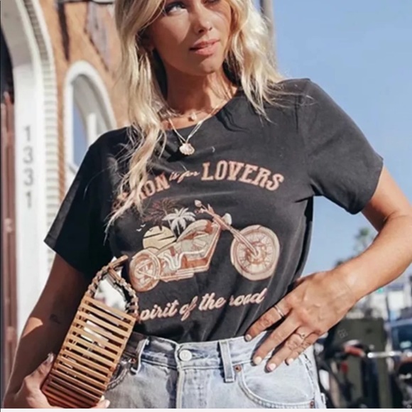 Byron Is For Lovers Graphic Tee - Picture 2 of 5